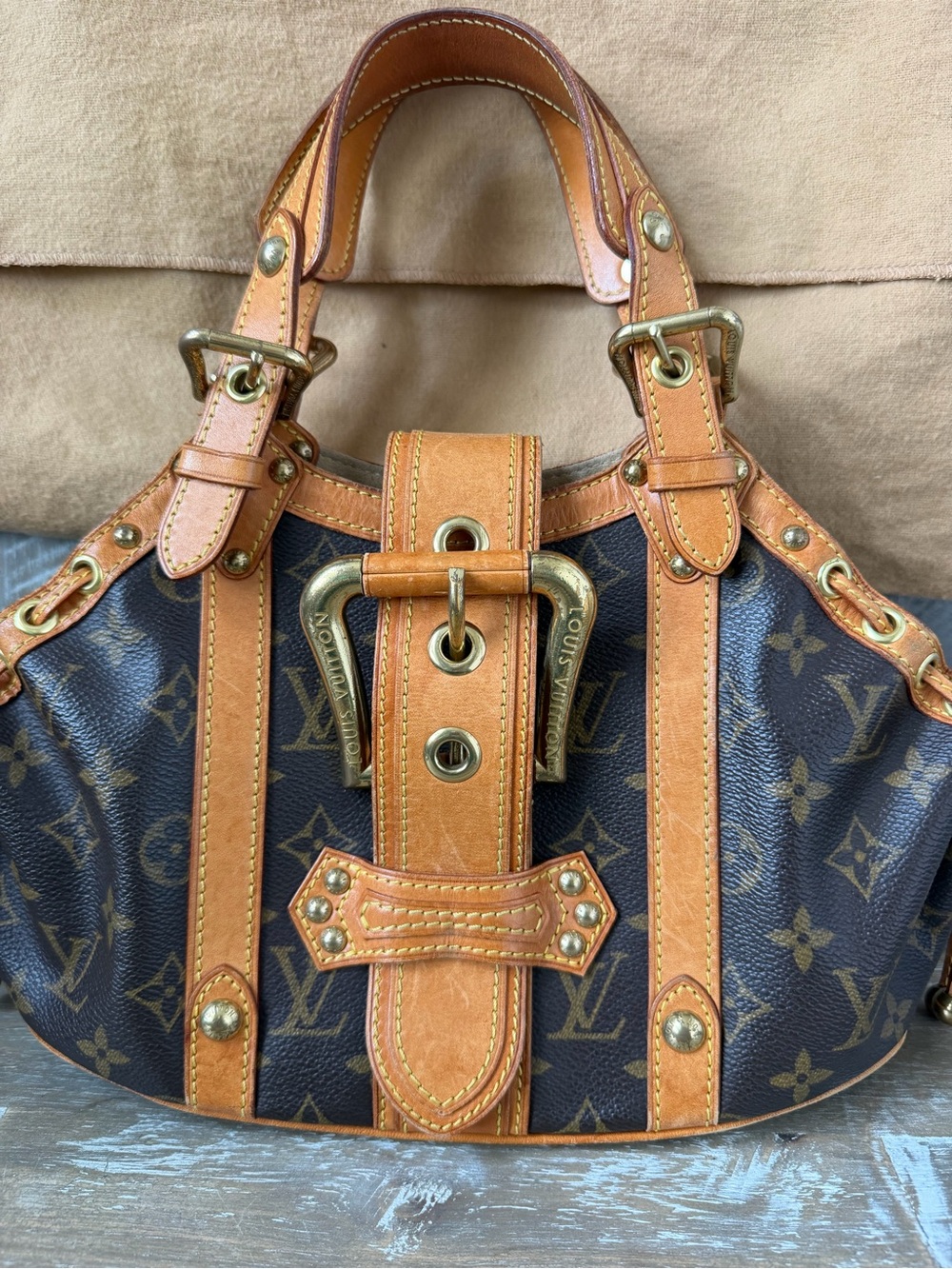 Louis Vuitton Theda GM